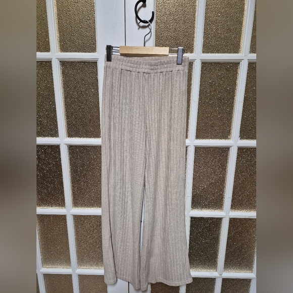 4 Pc Loungewear Beige Ribbed Knit Set 6 - Picture 7 of 12